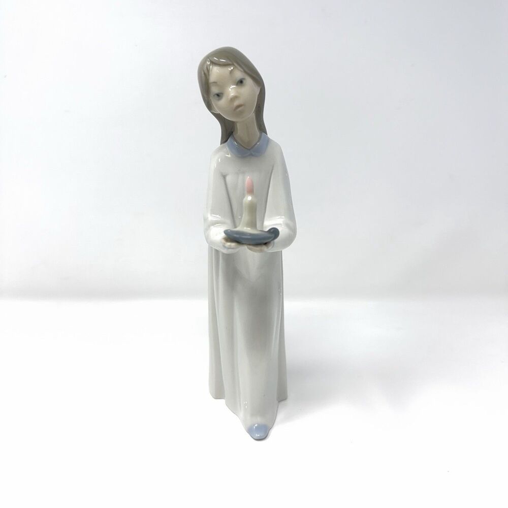 Lladro Girl With Candle 4868 Retired Porcelain Figurine Spain
